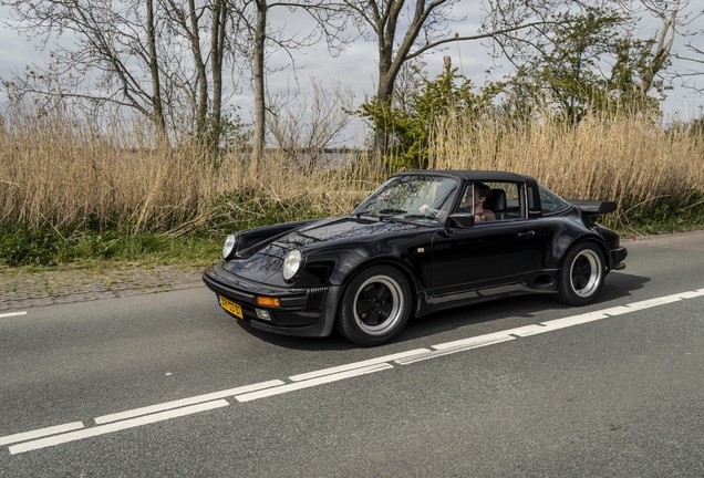 Porsche 930 Turbo Targa