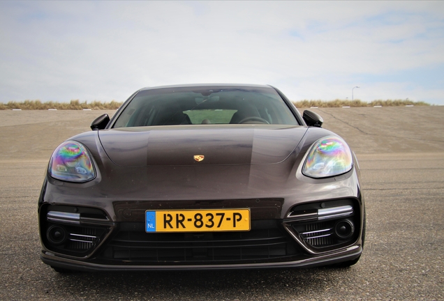 Porsche 971 Panamera Turbo S E-Hybrid Executive