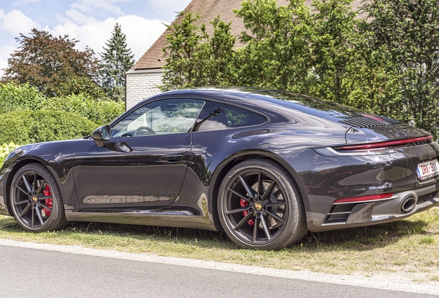 Porsche 992 Carrera 4S