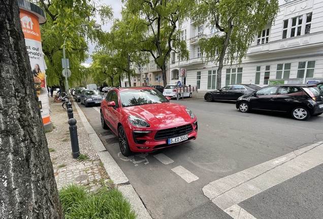 Porsche 95B Macan GTS