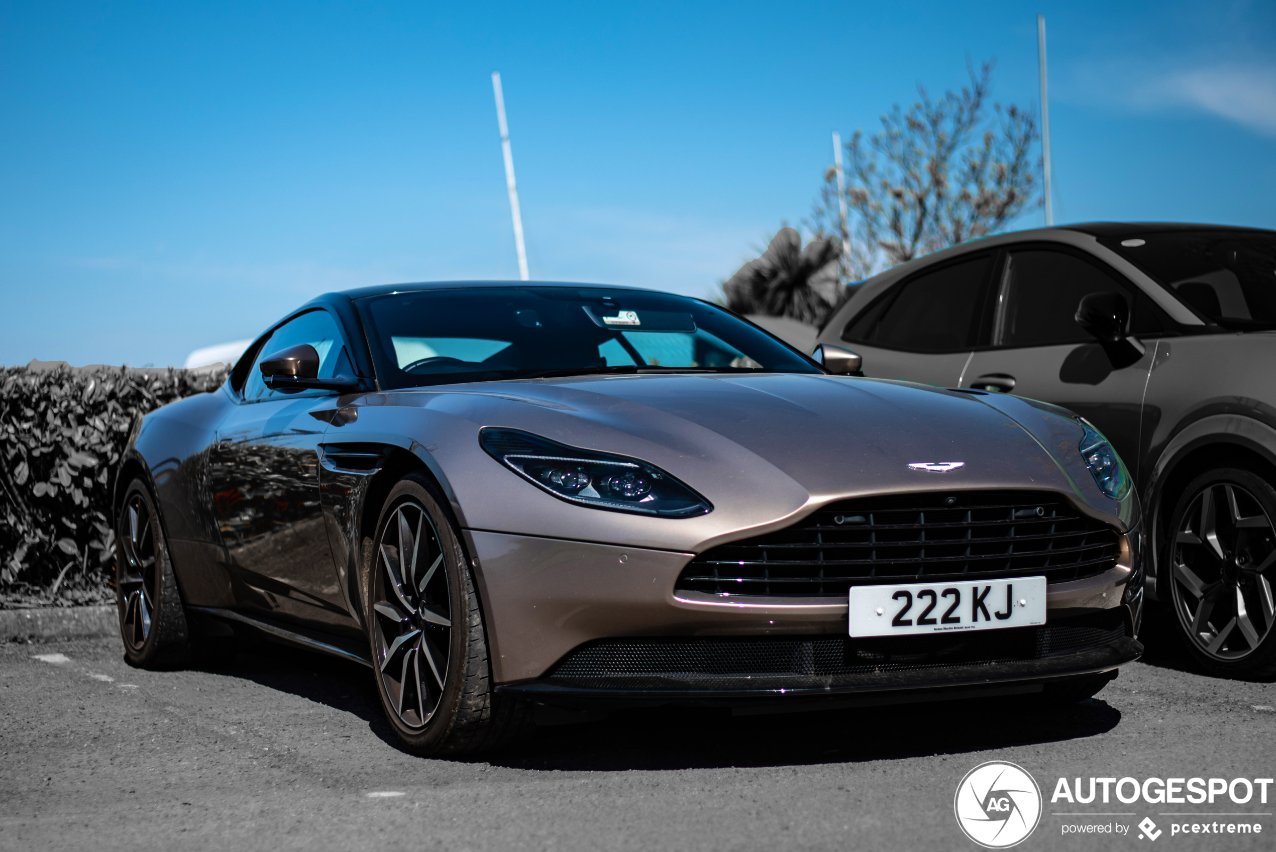 Aston Martin DB11 V8