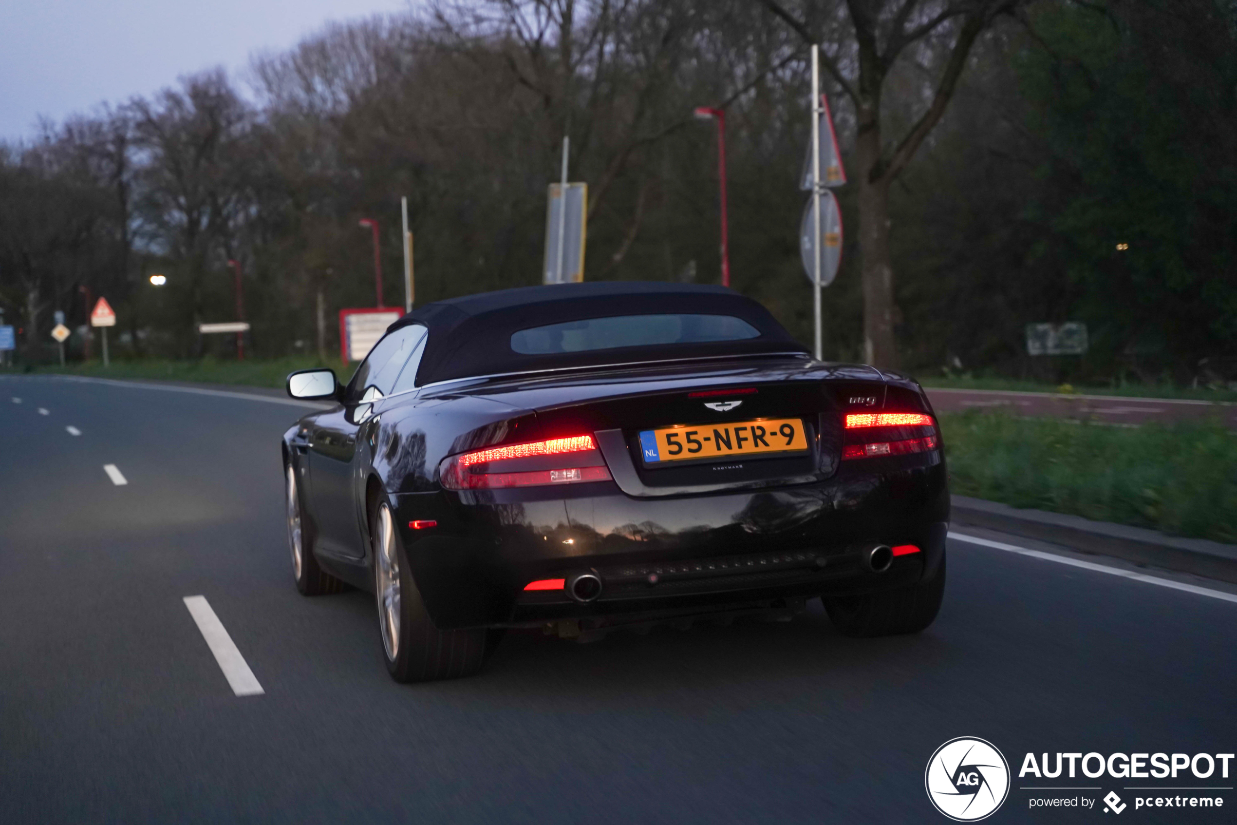 Aston Martin DB9 Volante