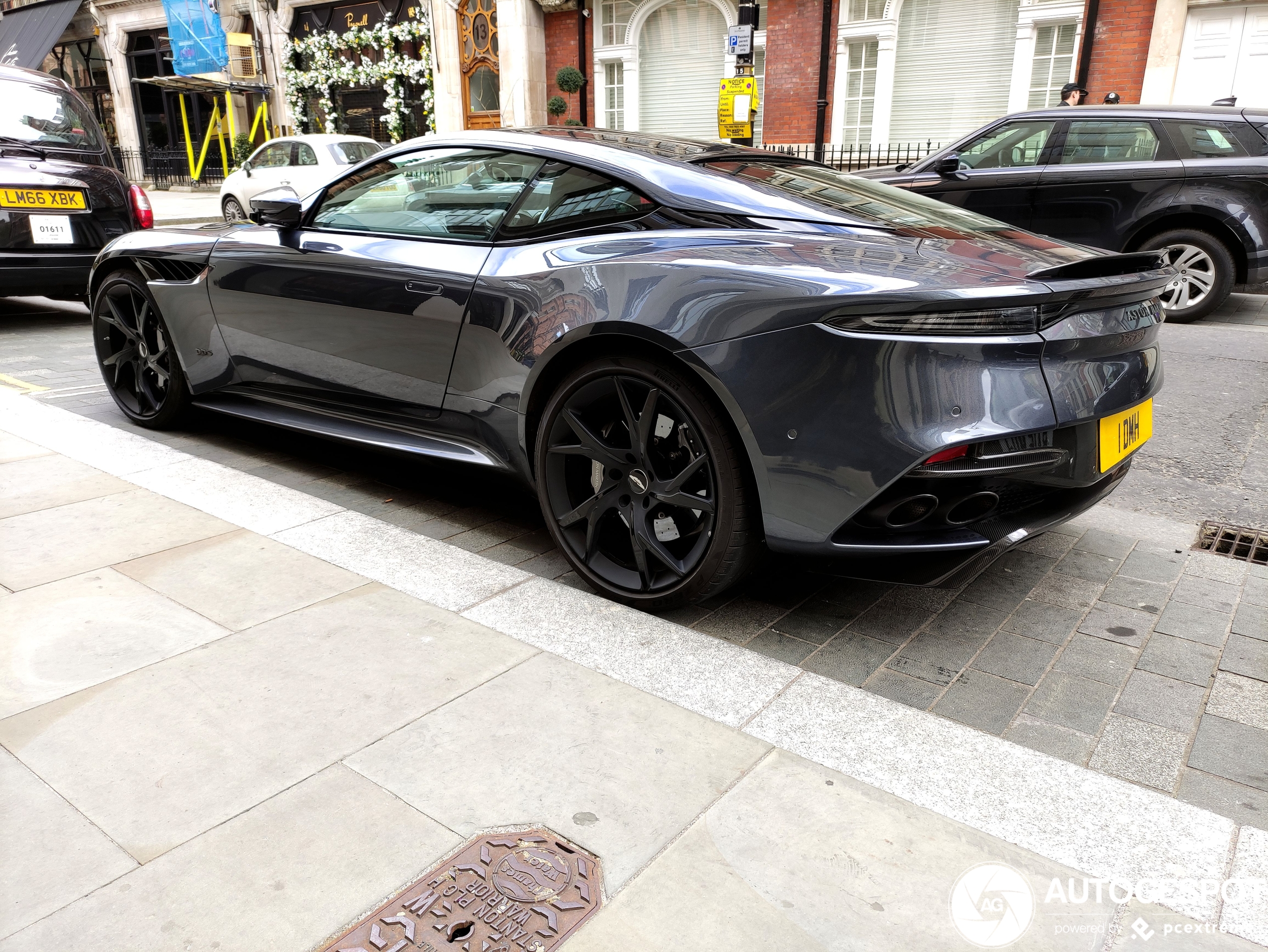 Aston Martin DBS Superleggera