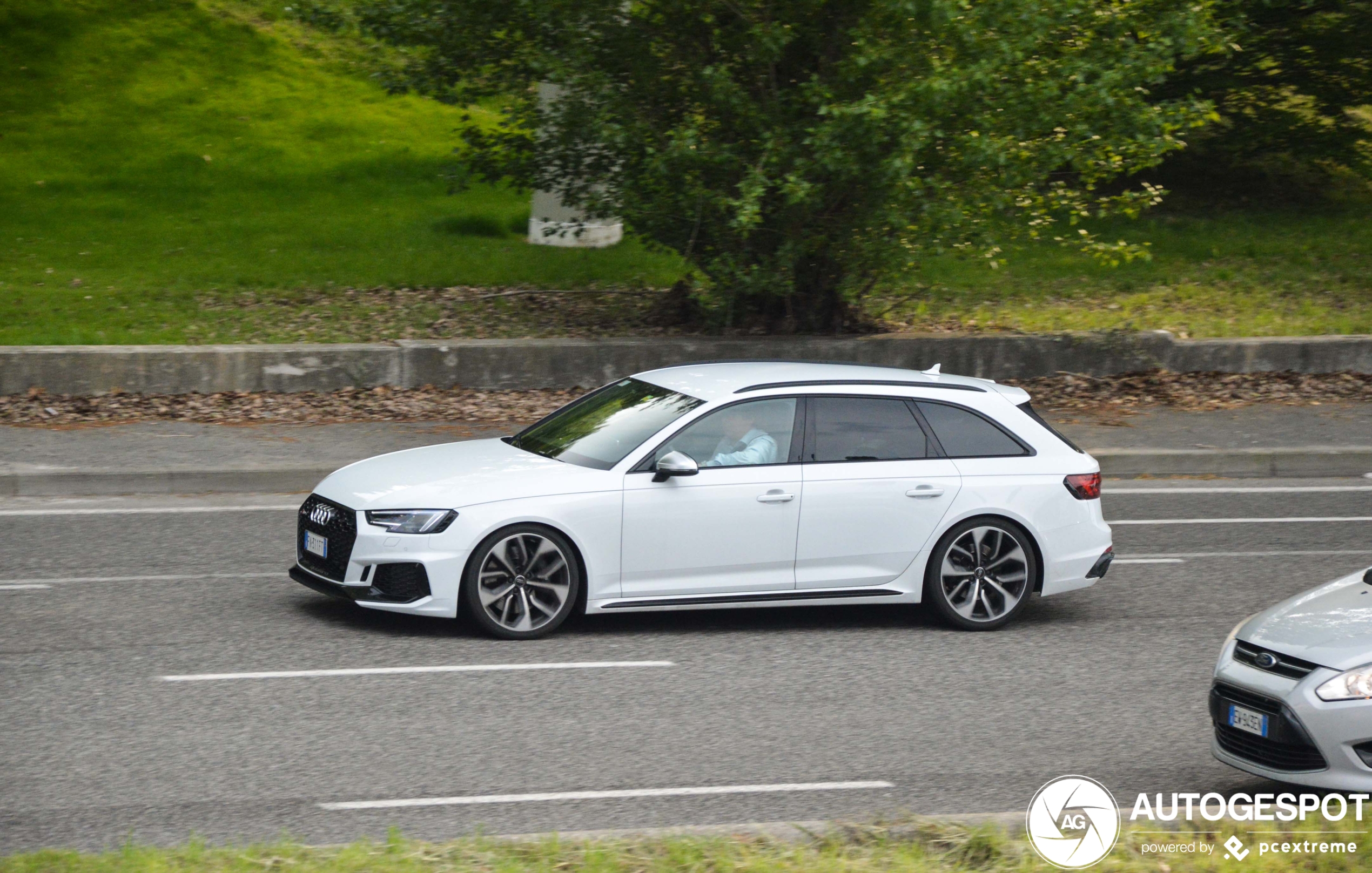 Audi RS4 Avant B9