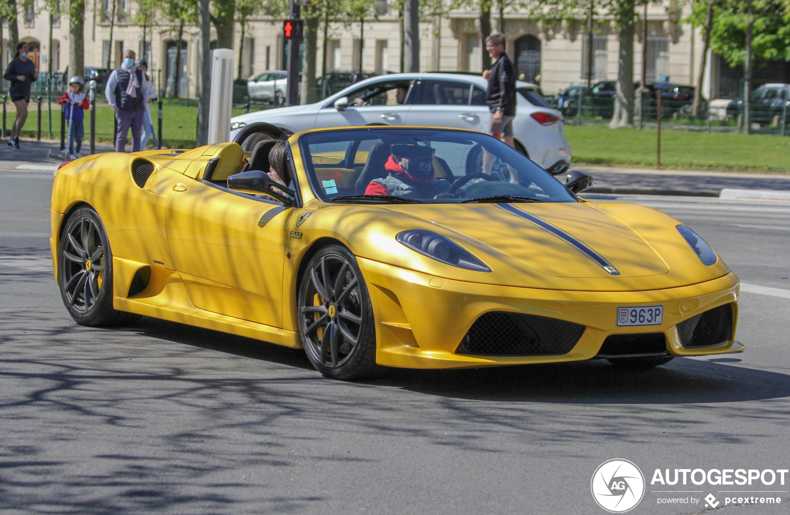 Ferrari Scuderia Spider 16M