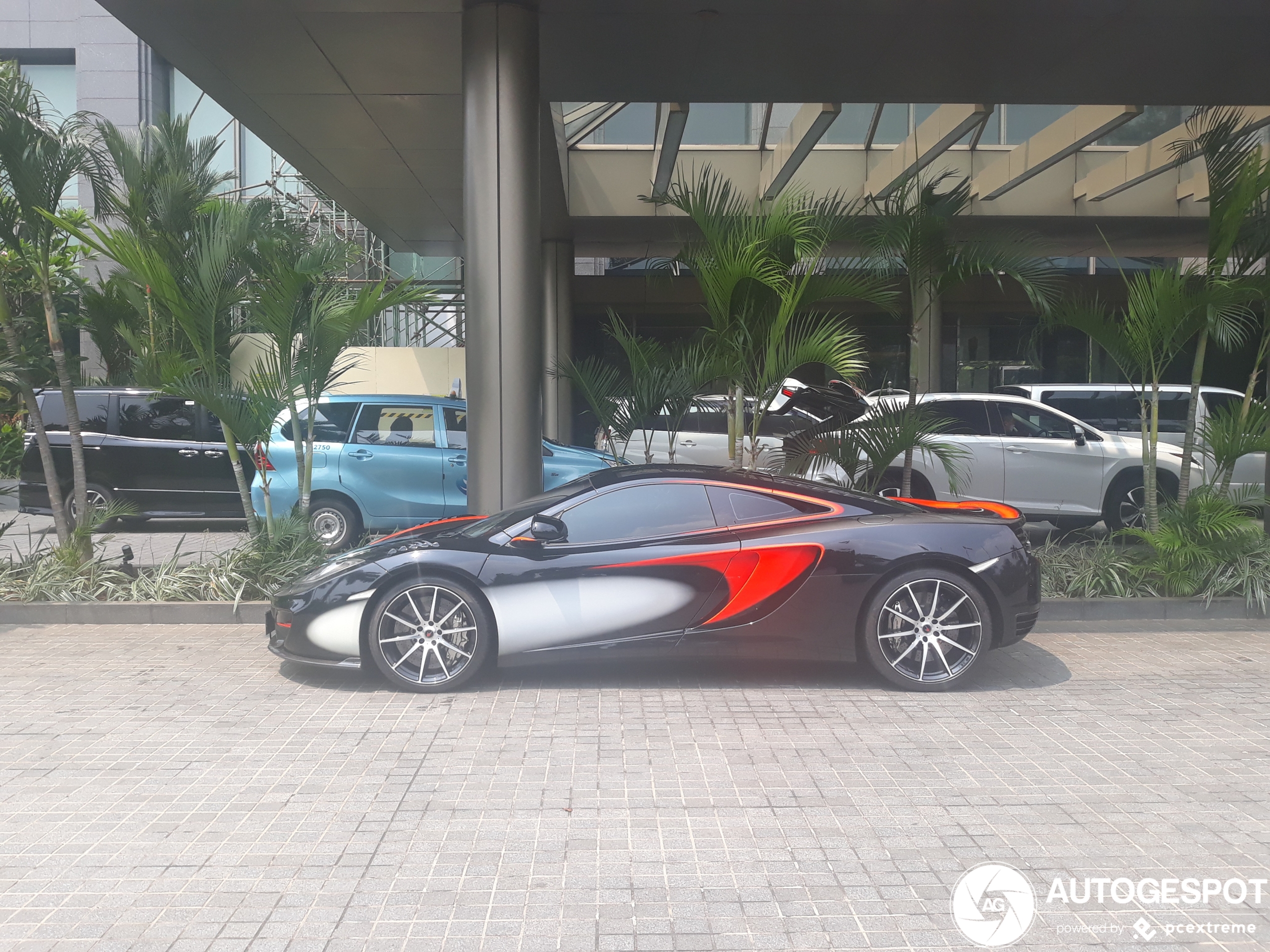 McLaren 12C Singapore Edition