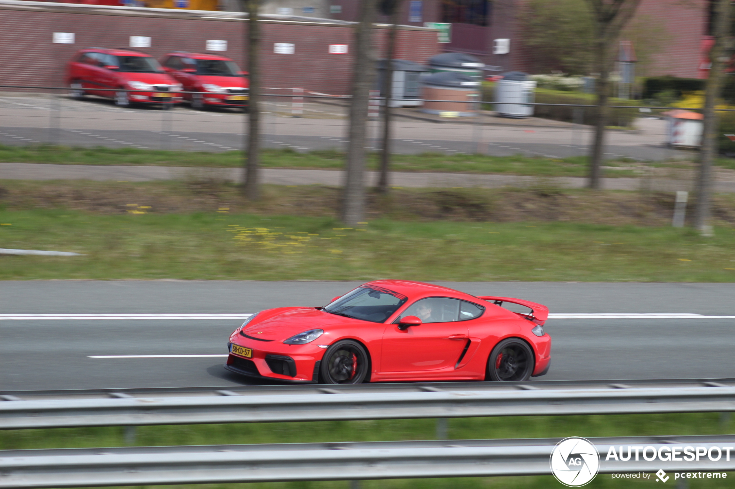 Porsche 718 Cayman GT4