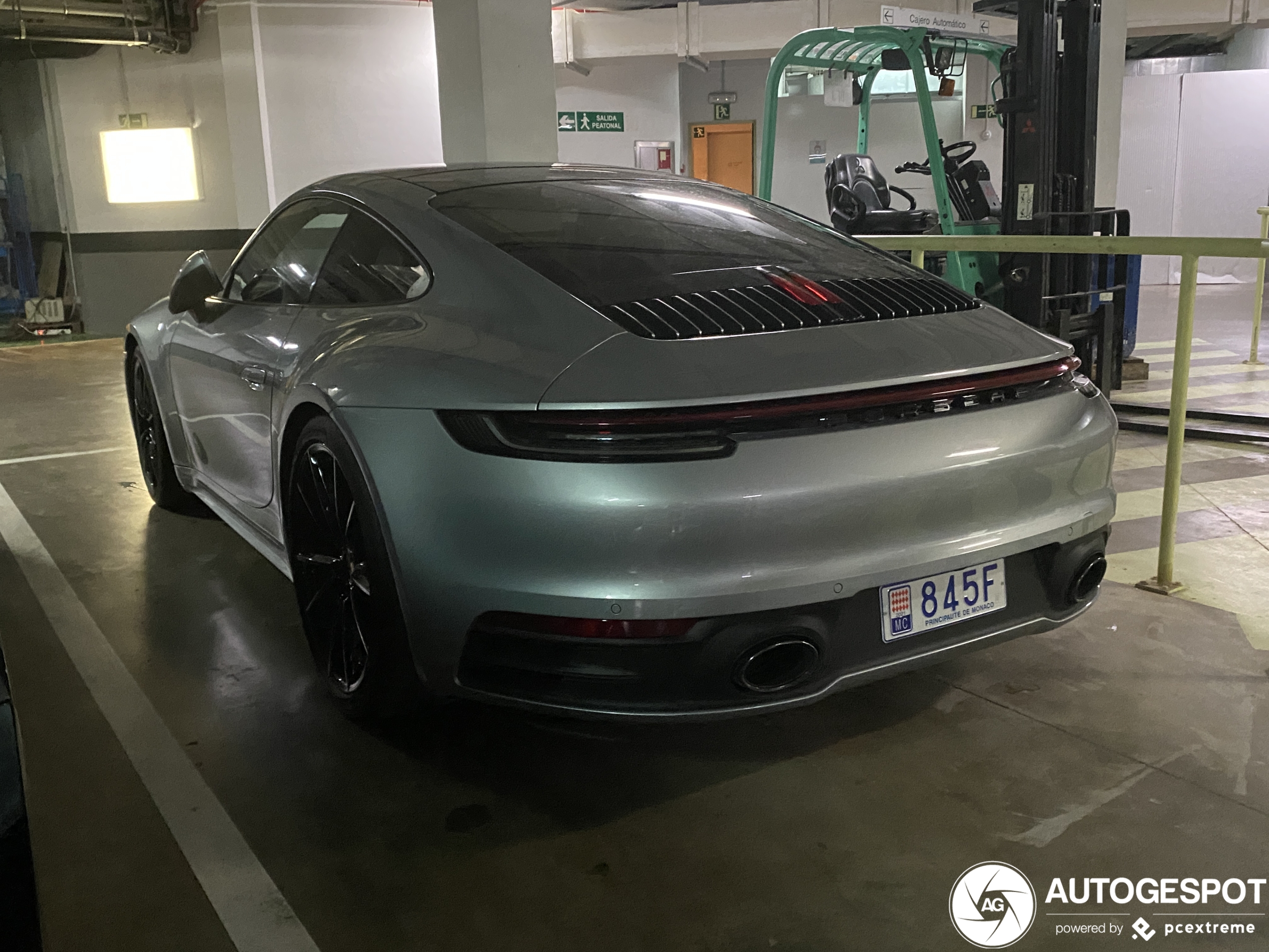 Porsche 992 Carrera 4S