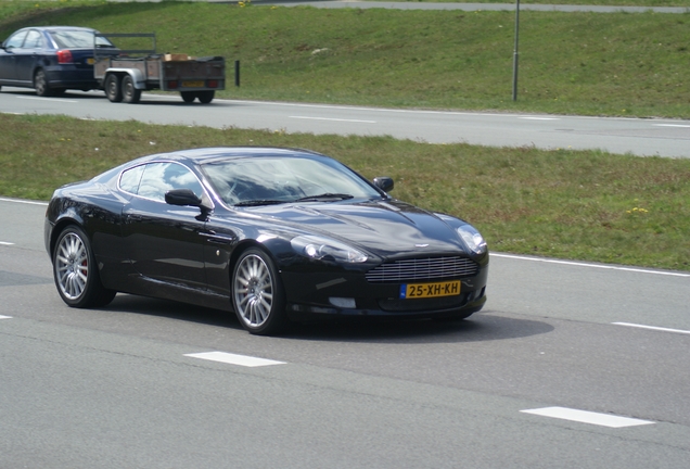 Aston Martin DB9