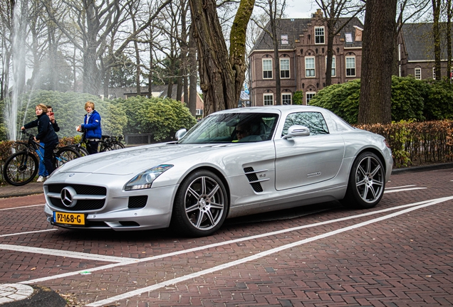 Mercedes-Benz SLS AMG