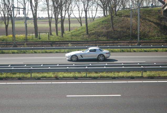 Mercedes-Benz SLS AMG