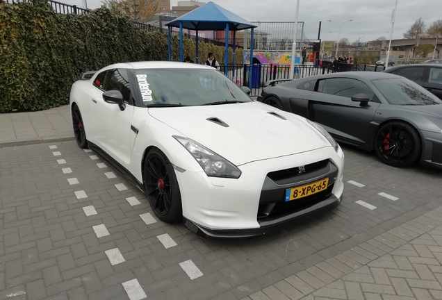 Nissan GT-R