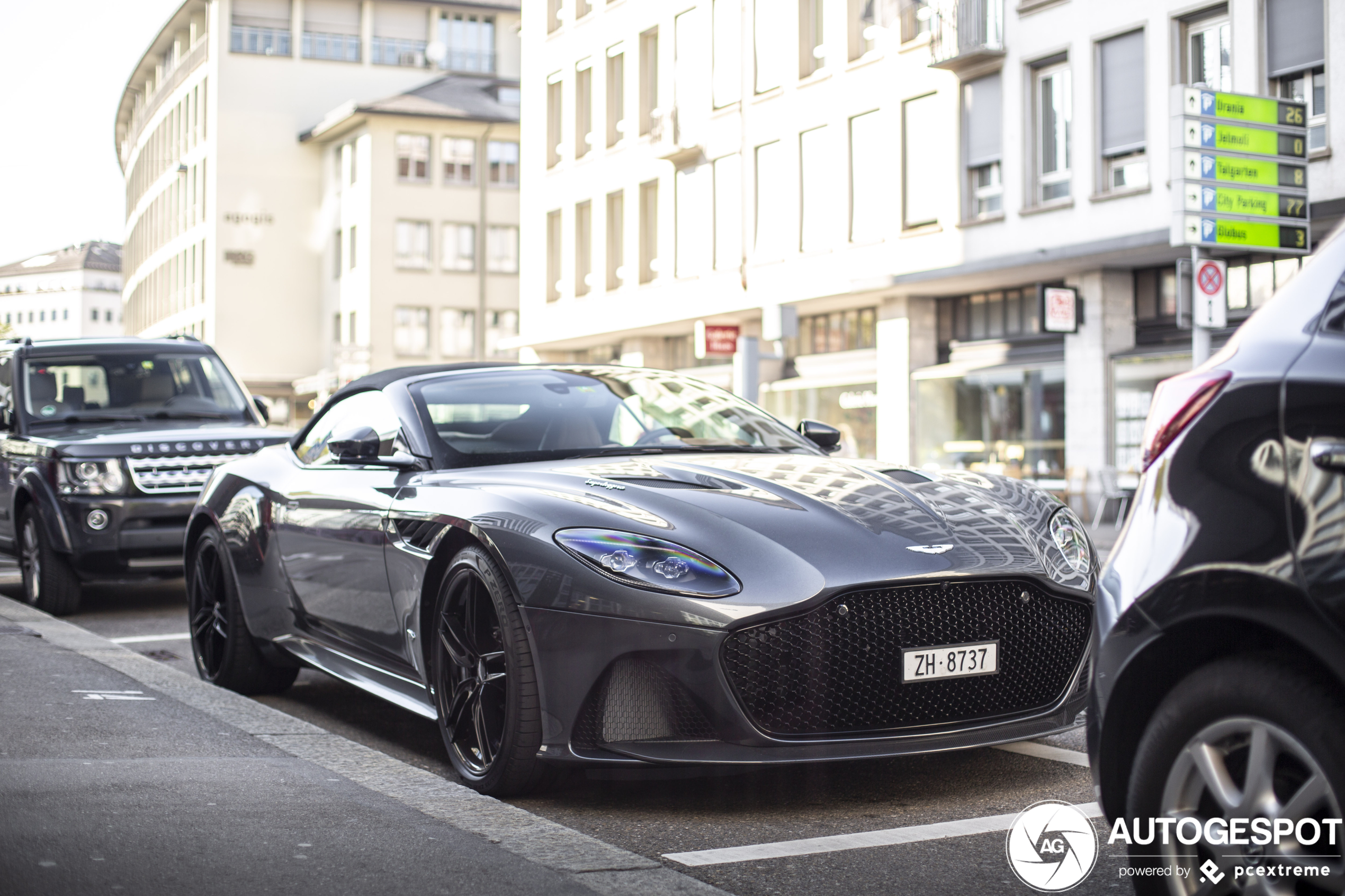 Aston Martin DBS Superleggera Volante