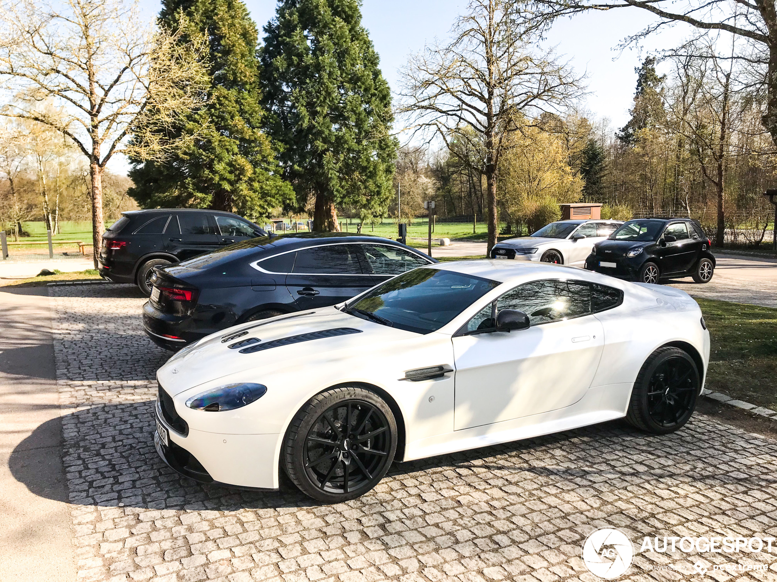 Aston Martin V12 Vantage S