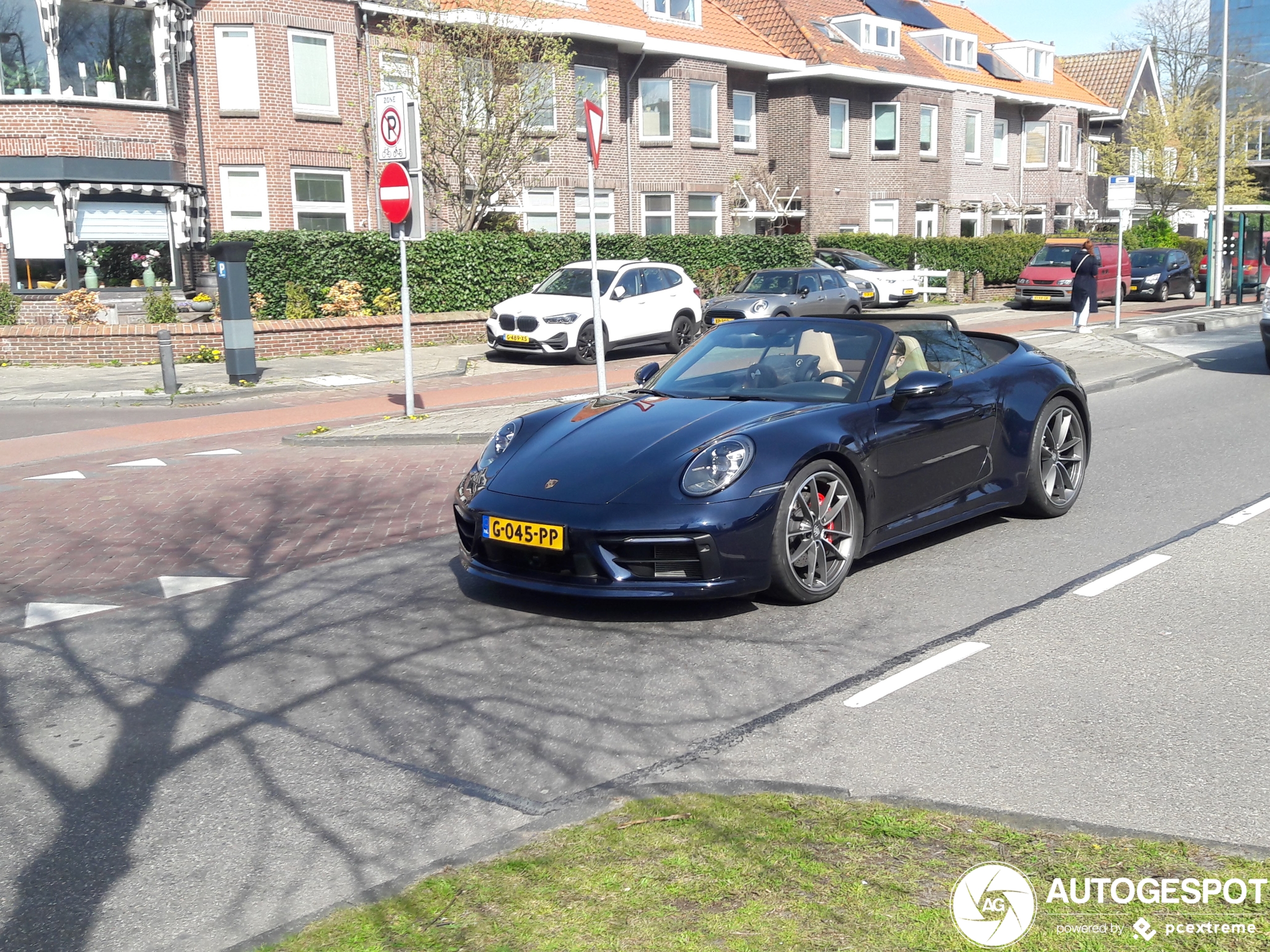 Porsche 992 Carrera 4S Cabriolet