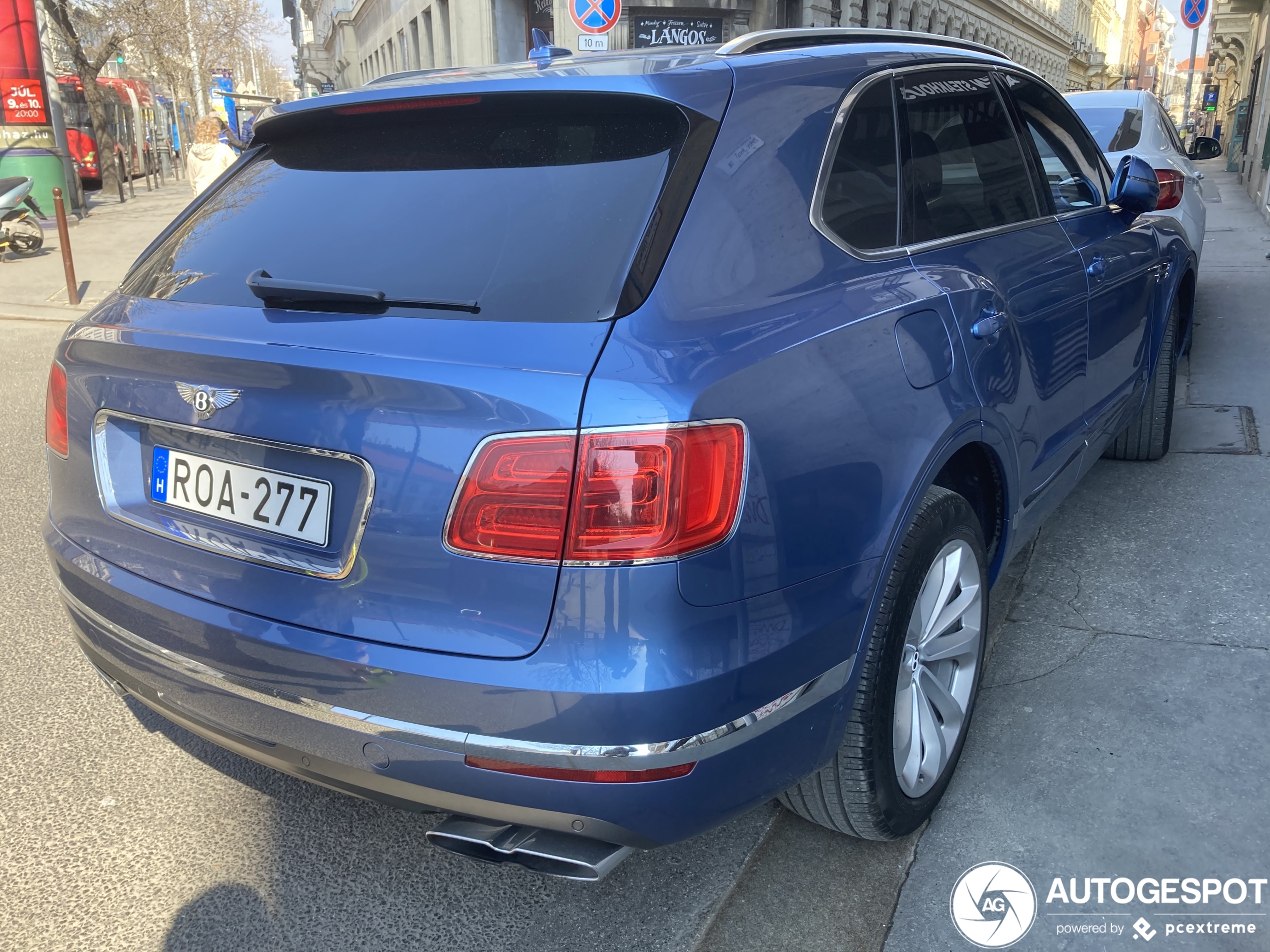 Bentley Bentayga V8