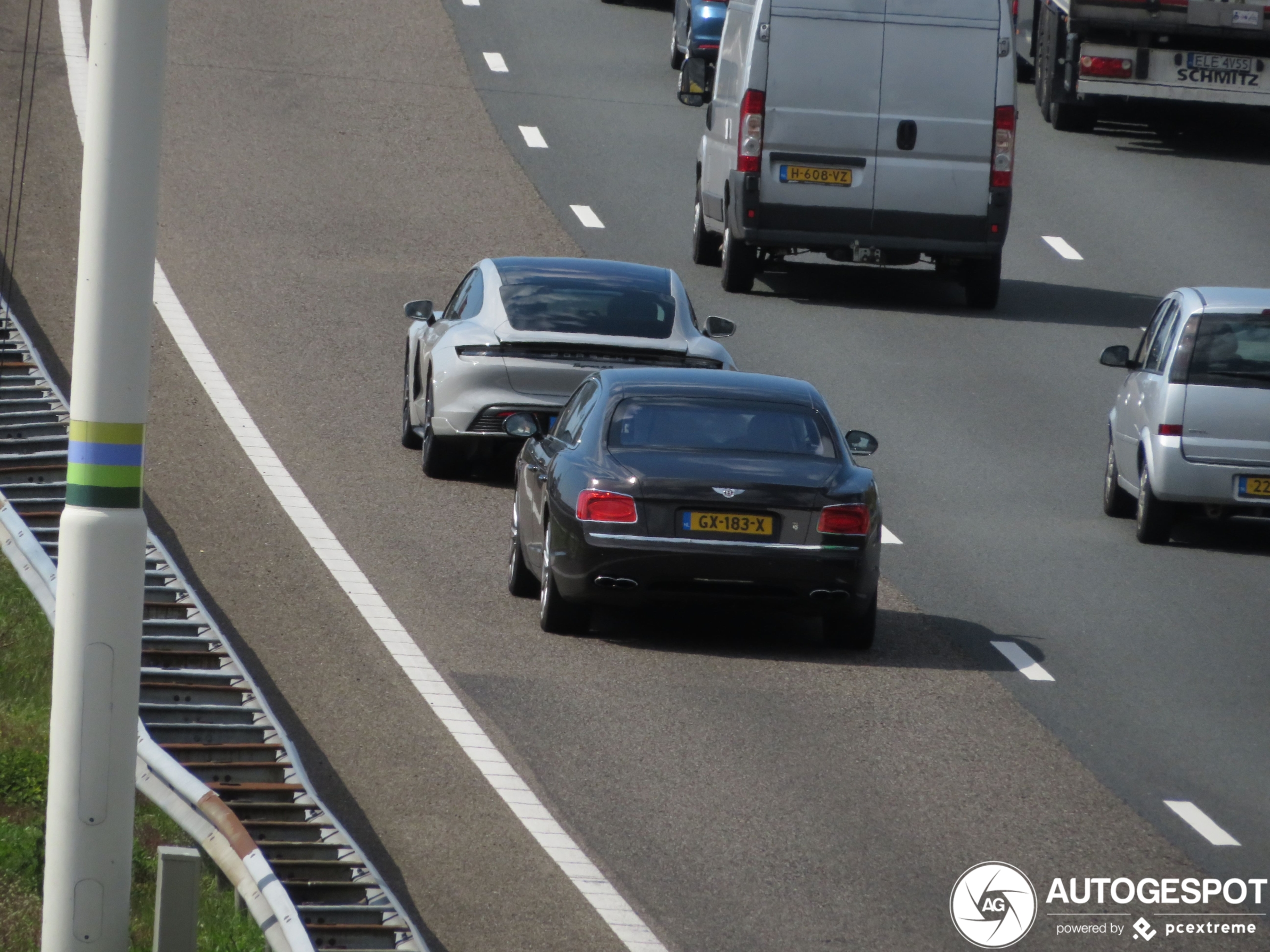 Bentley Flying Spur V8