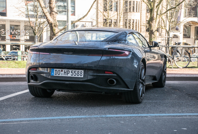 Aston Martin DB11