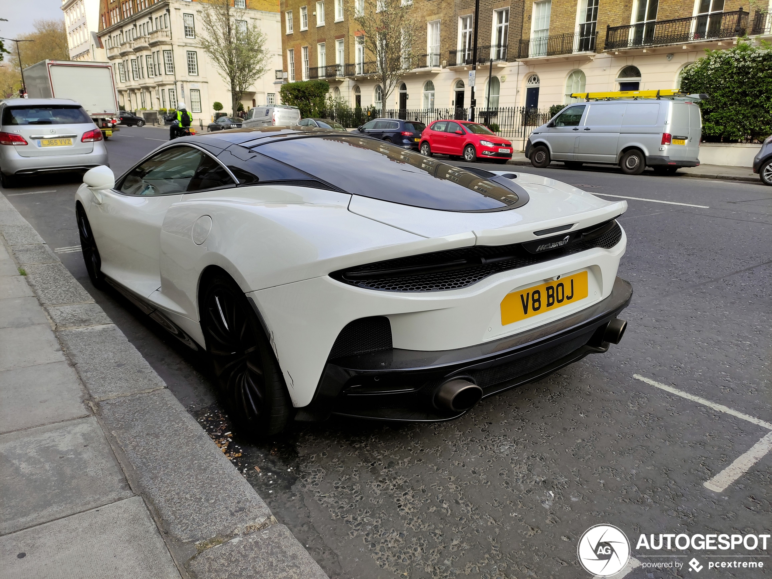 McLaren GT