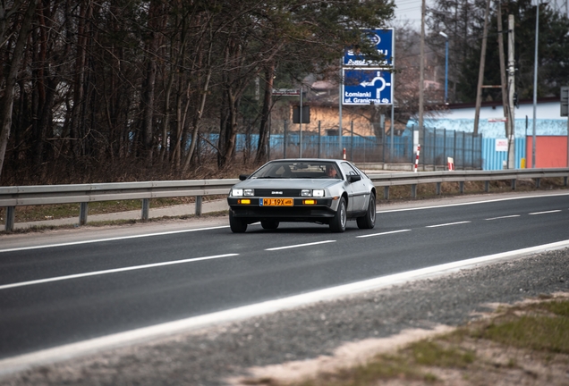 DeLorean DMC-12