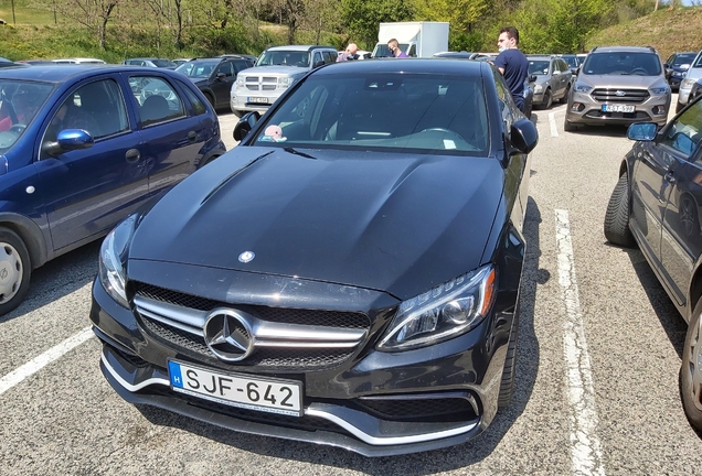 Mercedes-AMG C 63 S W205