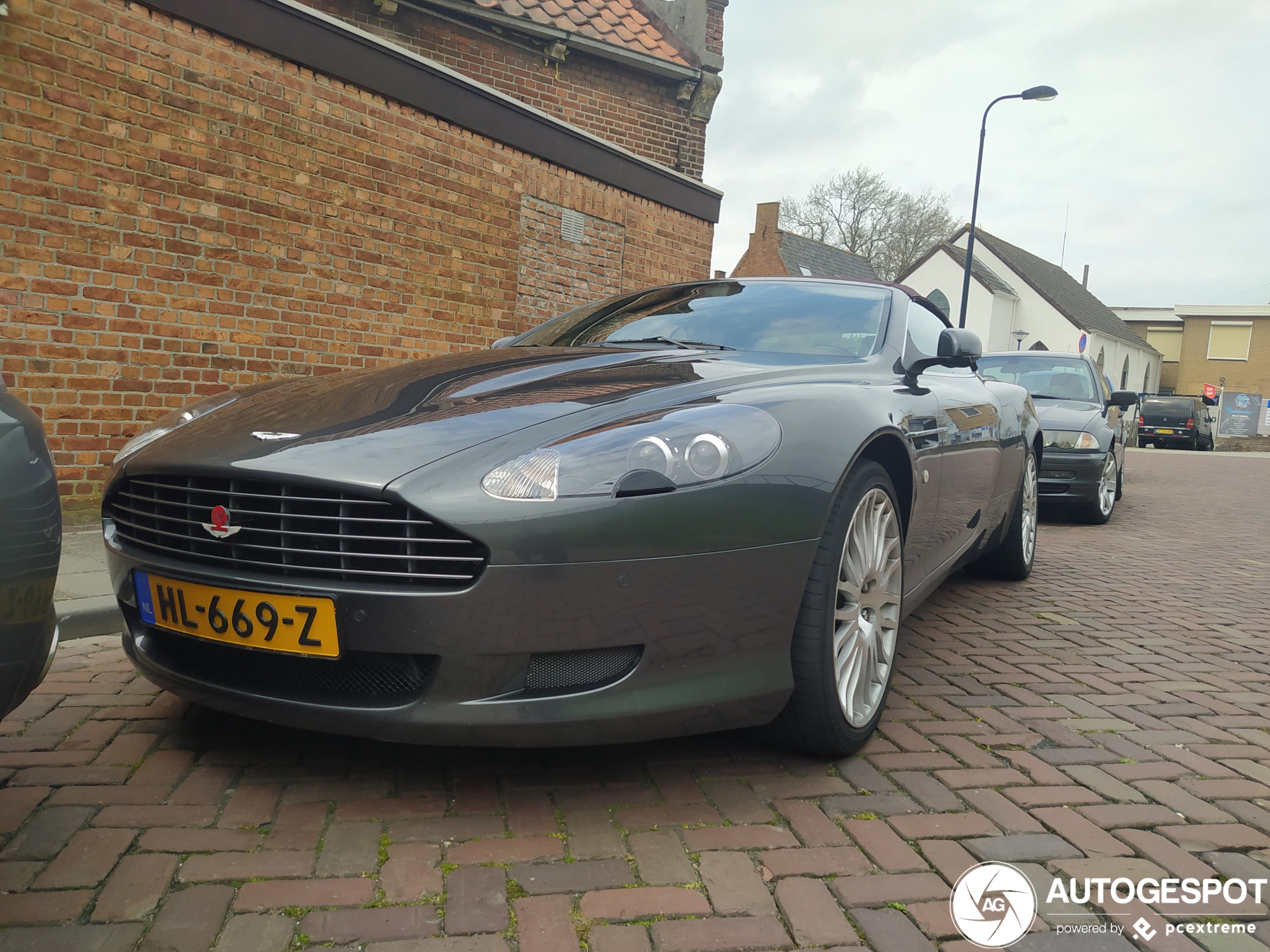 Aston Martin DB9 Volante