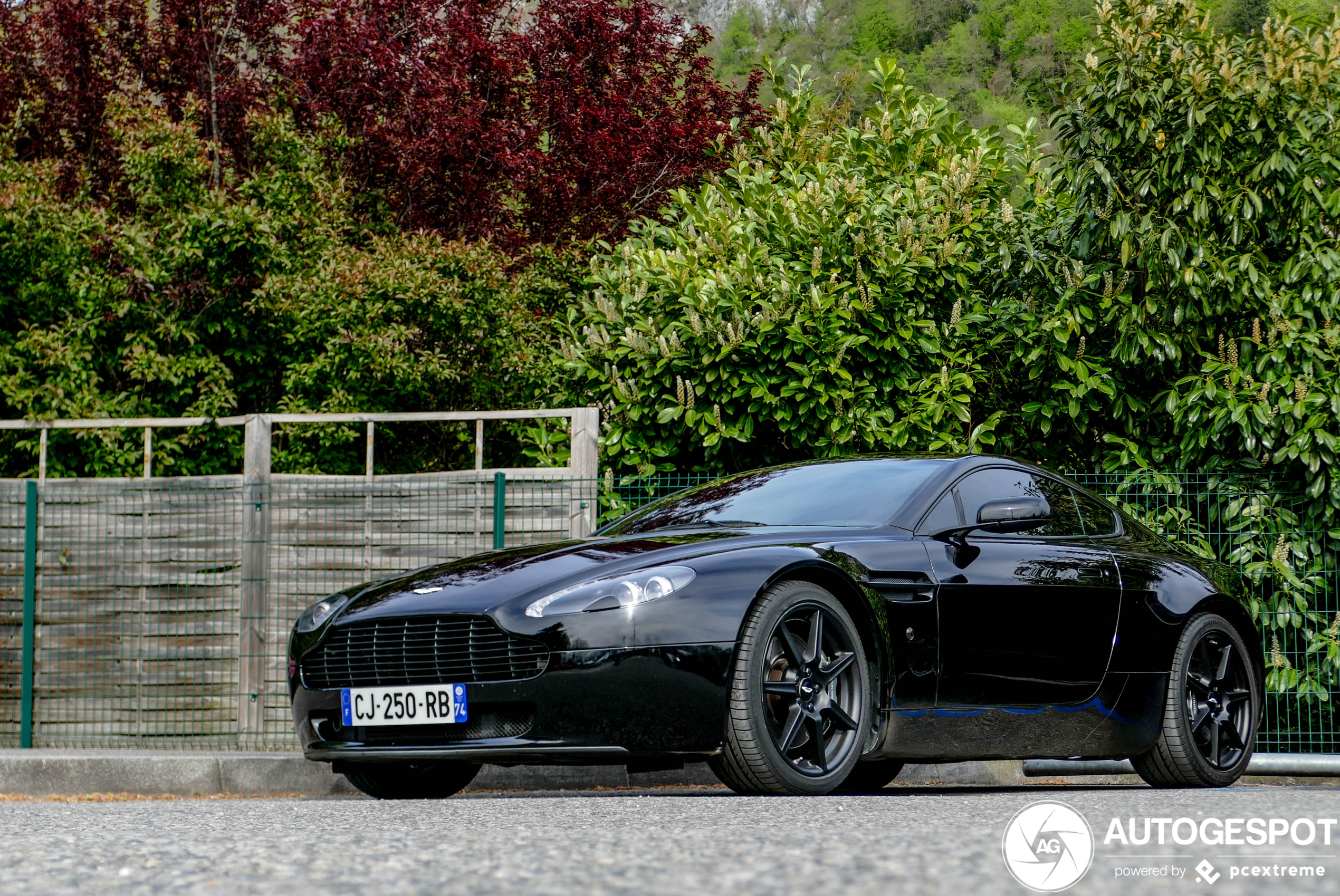 Aston Martin V8 Vantage