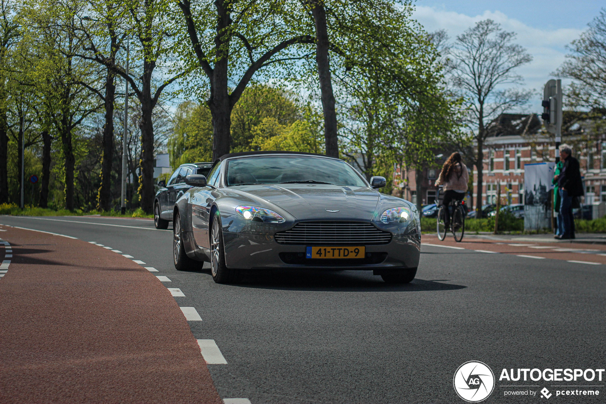 Aston Martin V8 Vantage Roadster