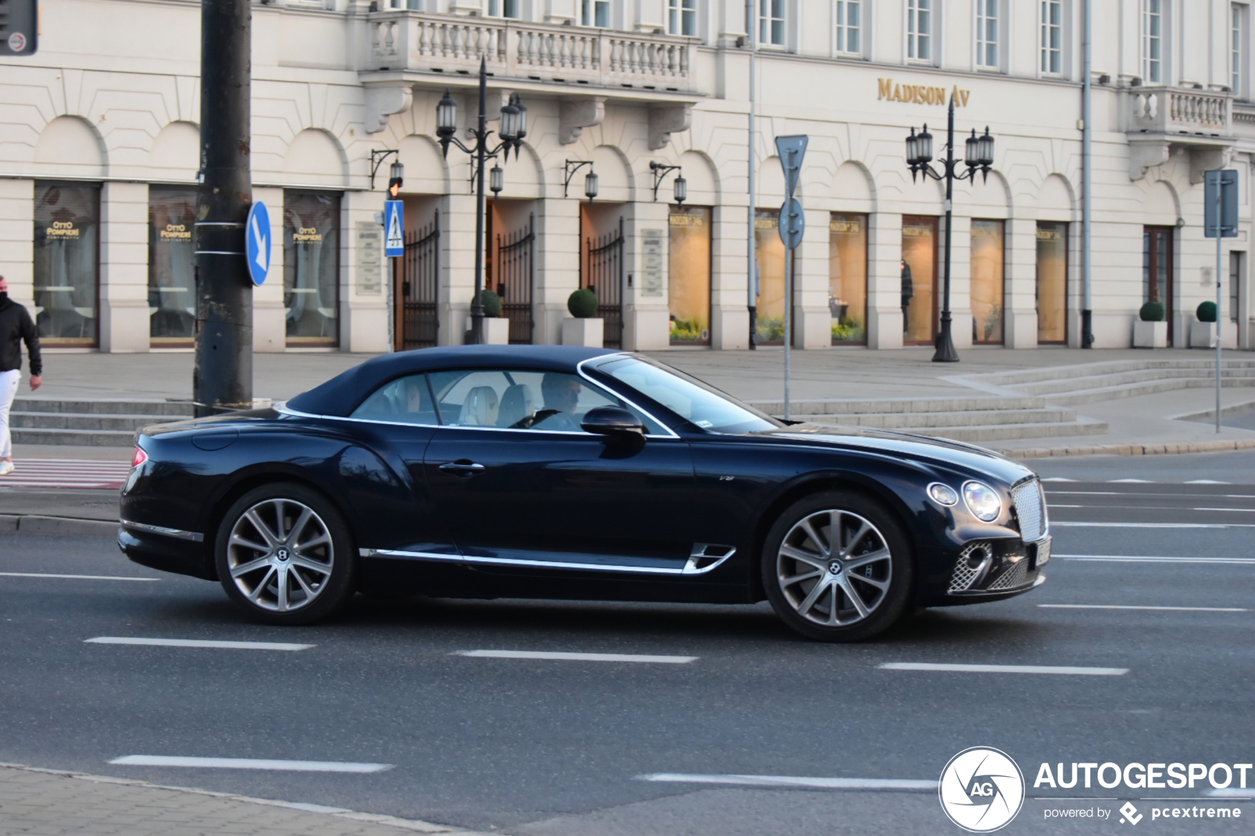 Bentley Continental GTC V8 2020