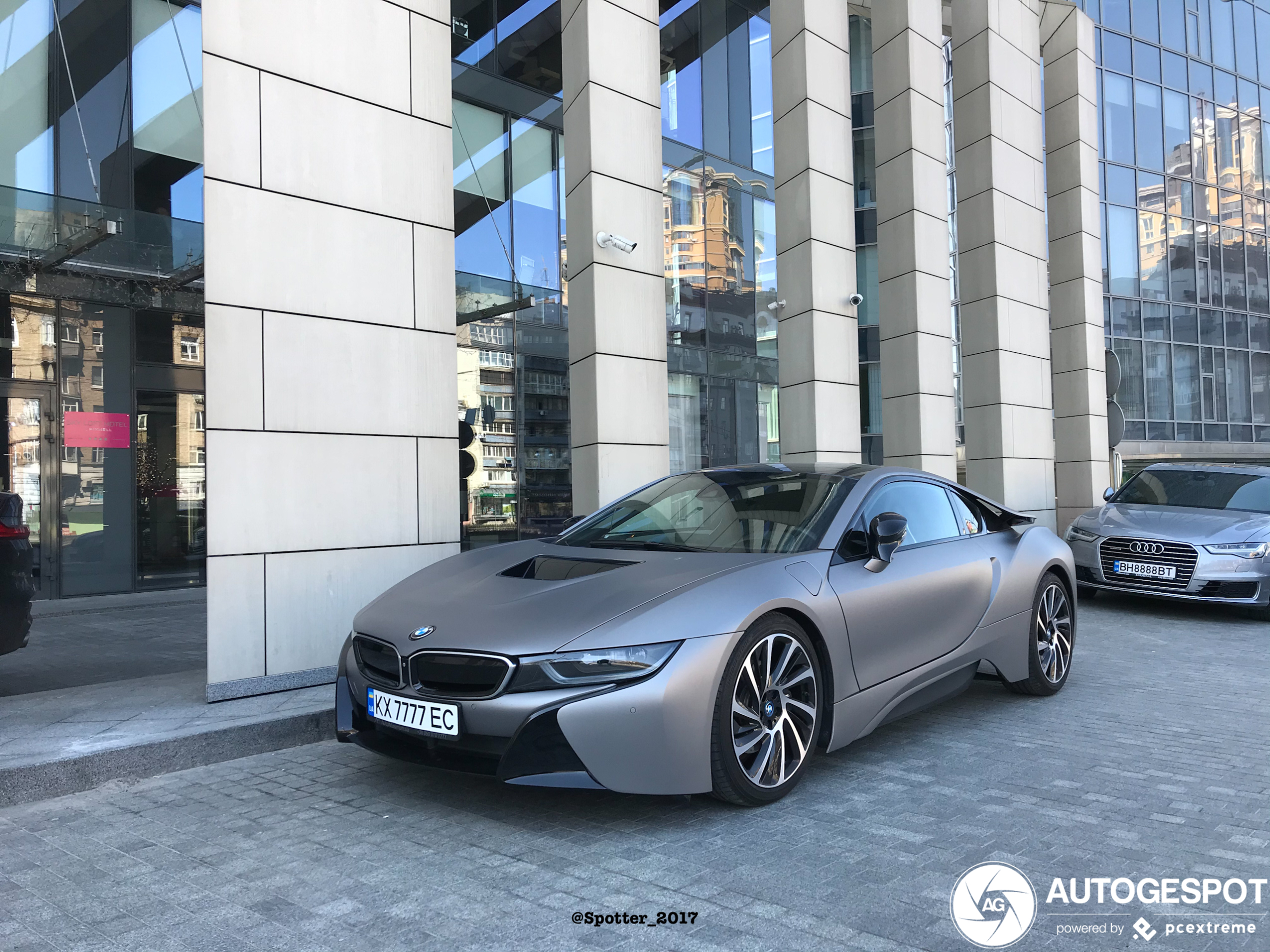 BMW I8