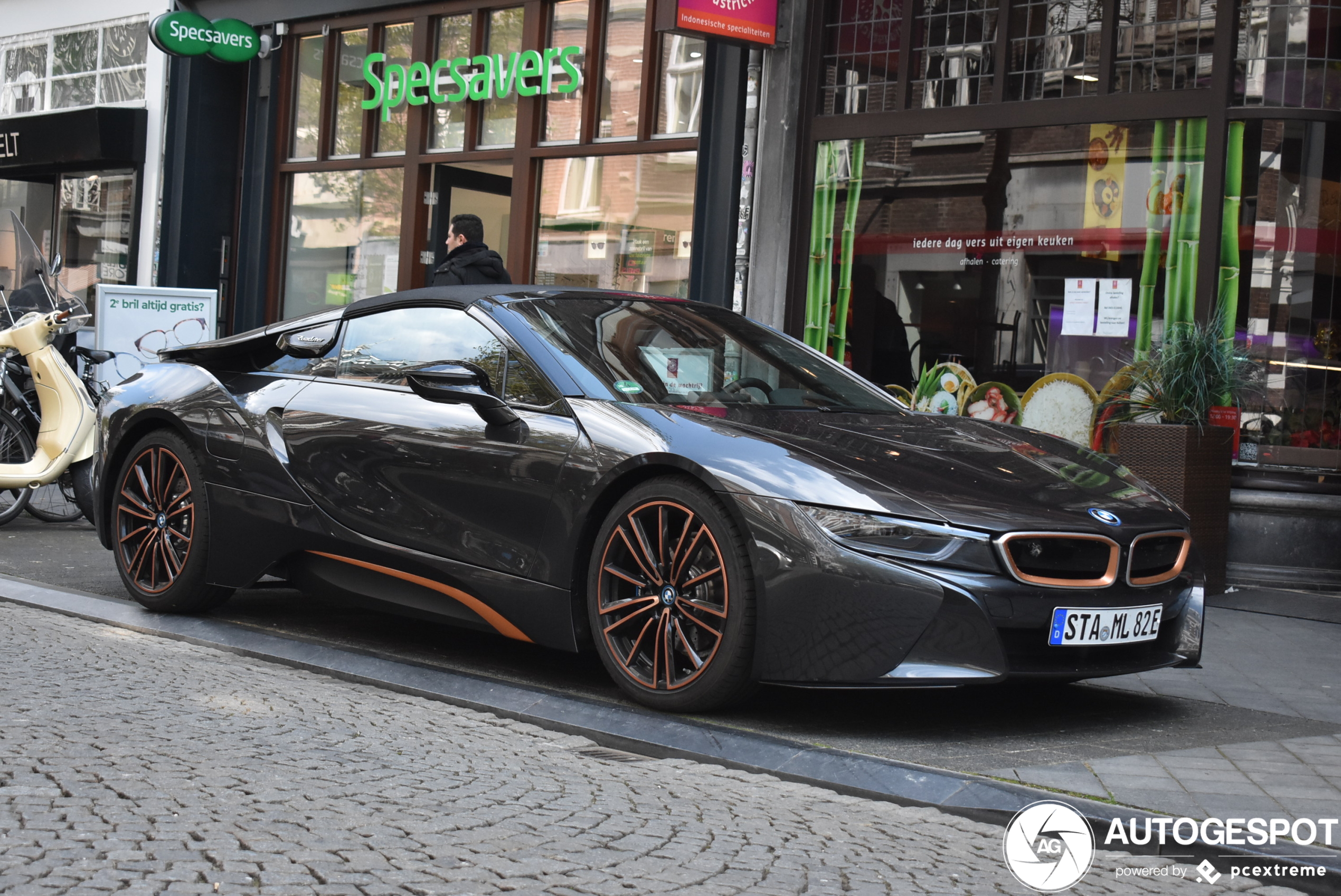 BMW i8 Roadster Ultimate Sophisto Edition