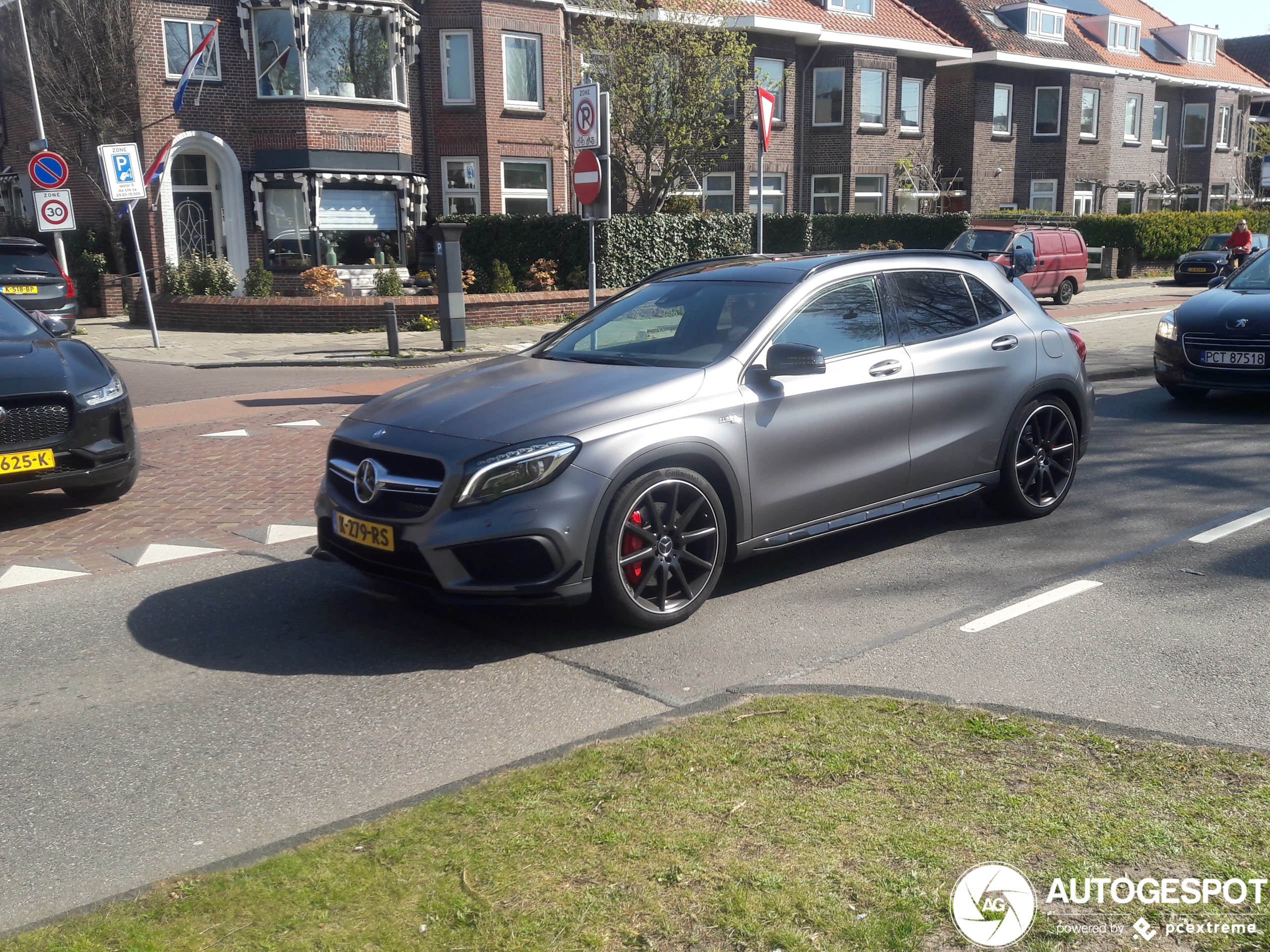 Mercedes-Benz GLA 45 AMG X156