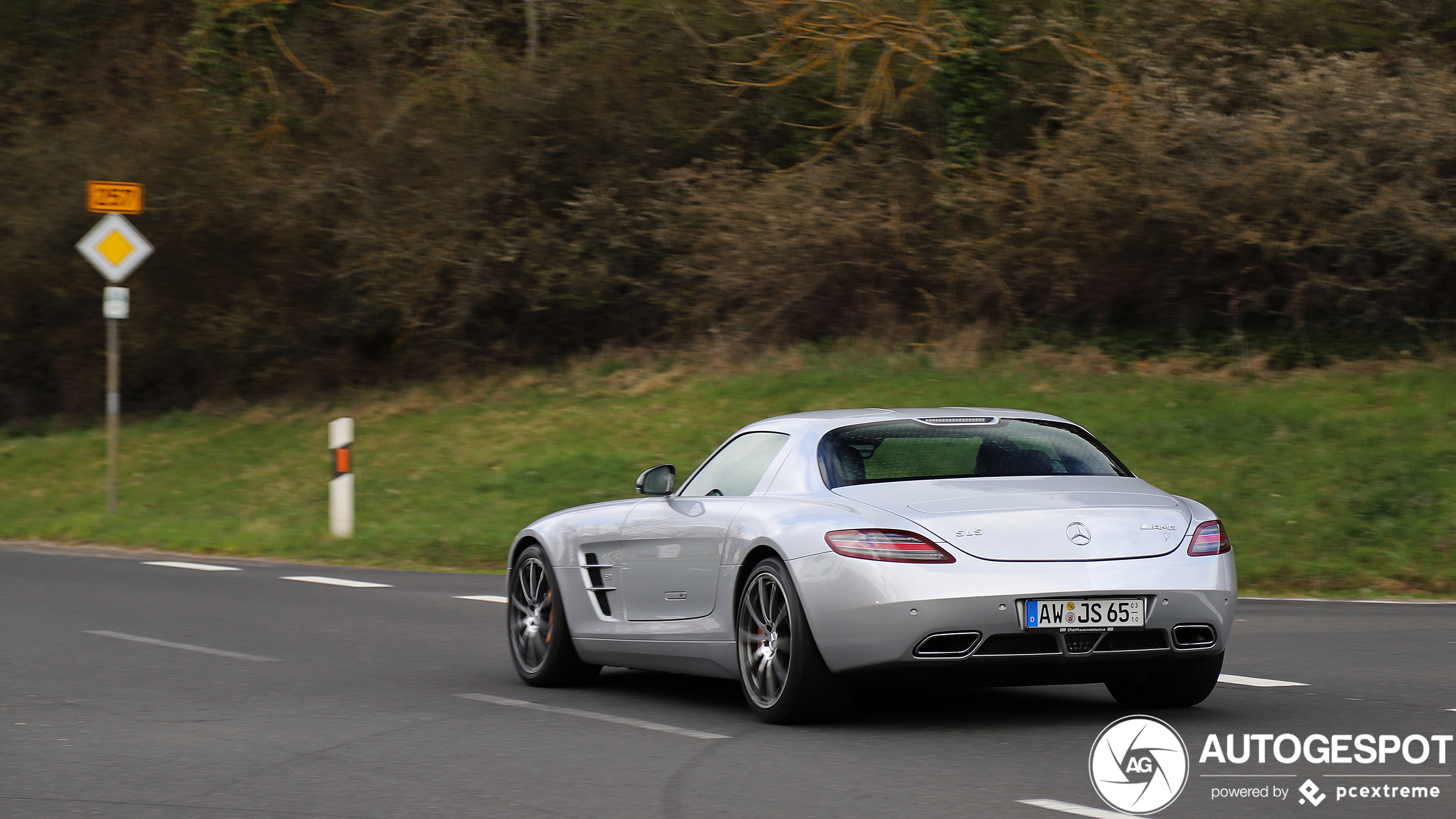 Mercedes-Benz SLS AMG