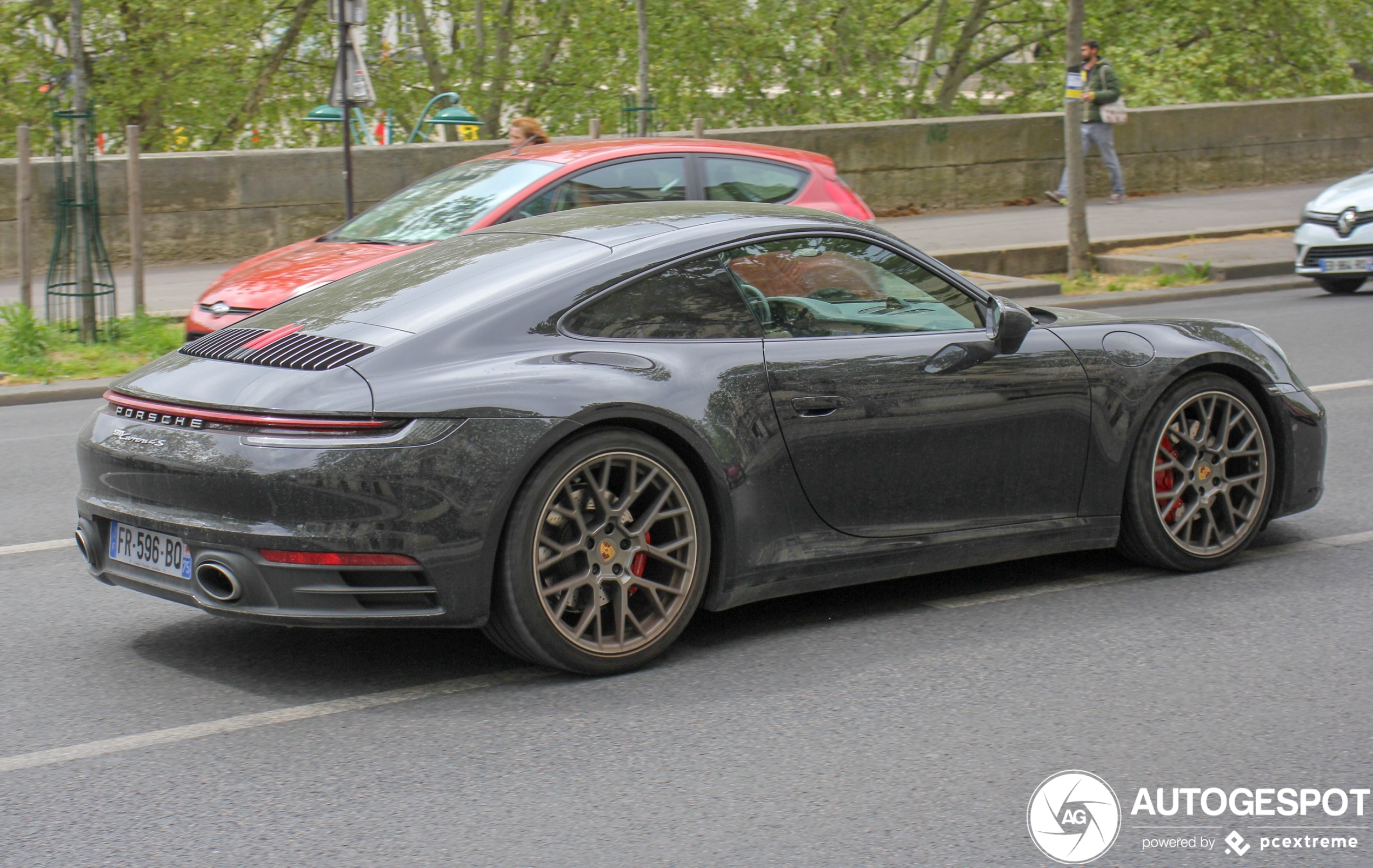 Porsche 992 Carrera 4S