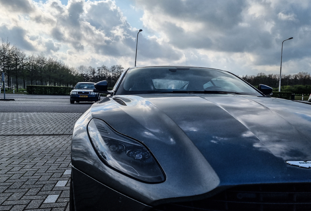 Aston Martin DB11 V8