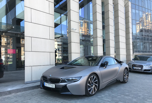 BMW I8