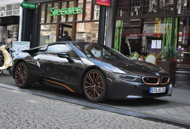 BMW i8 Roadster Ultimate Sophisto Edition