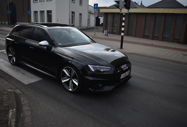 Audi RS4 Avant B9