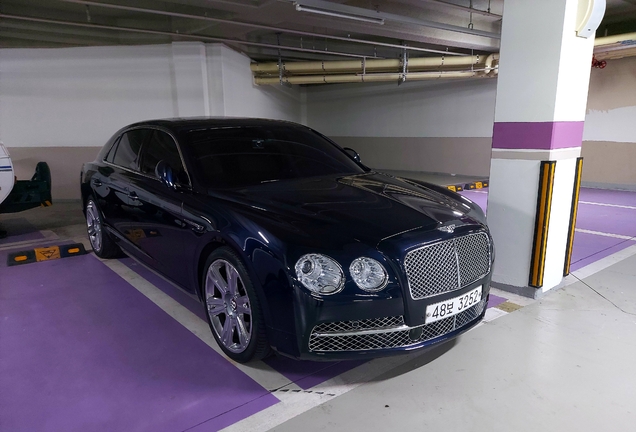 Bentley Flying Spur V8