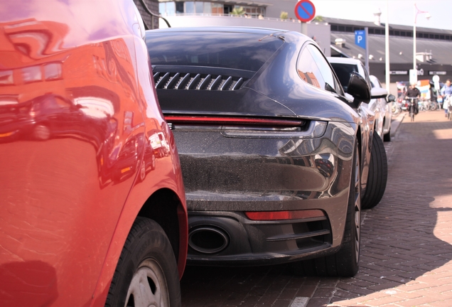 Porsche 992 Carrera 4S