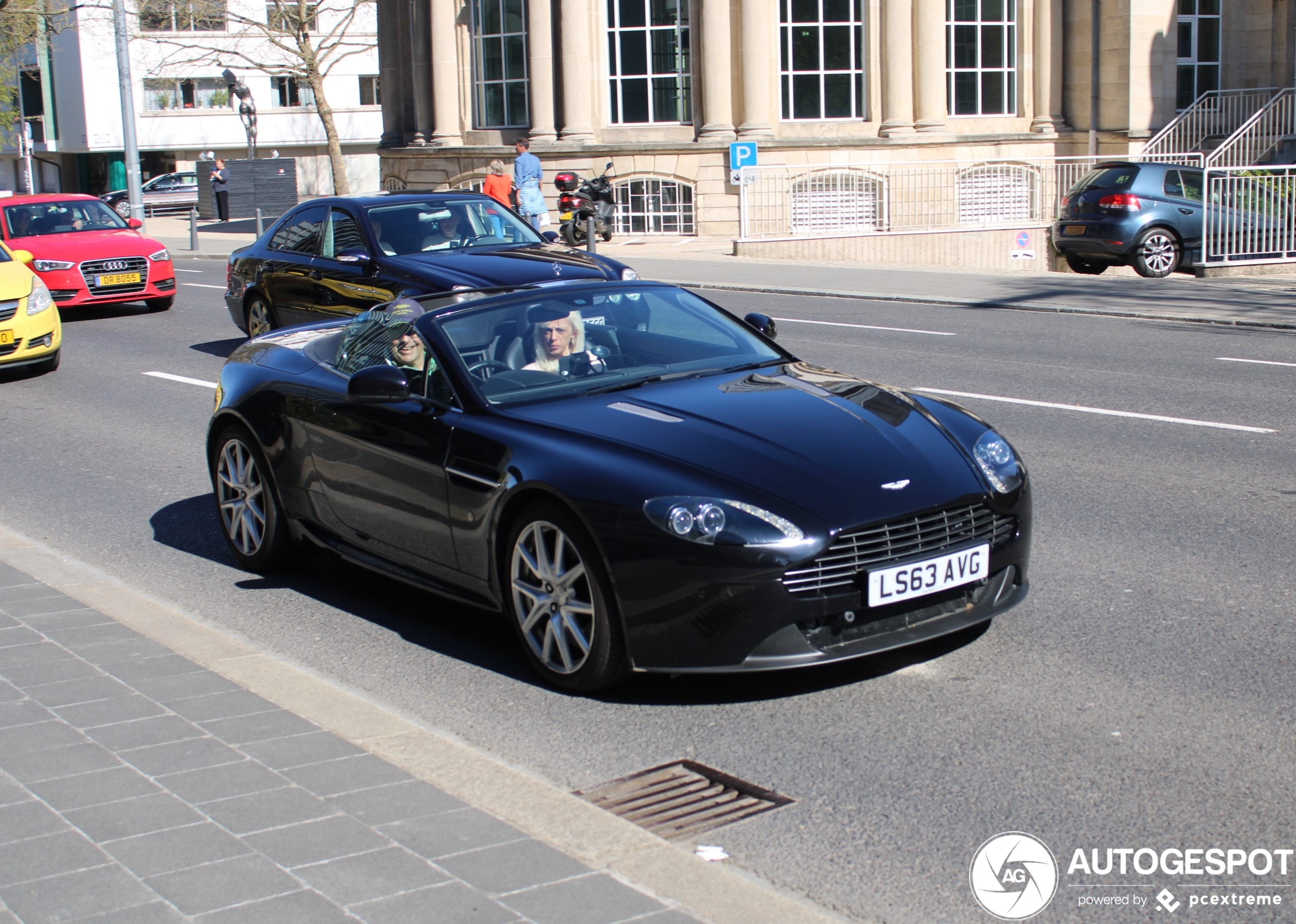 Aston Martin V8 Vantage Roadster 2012