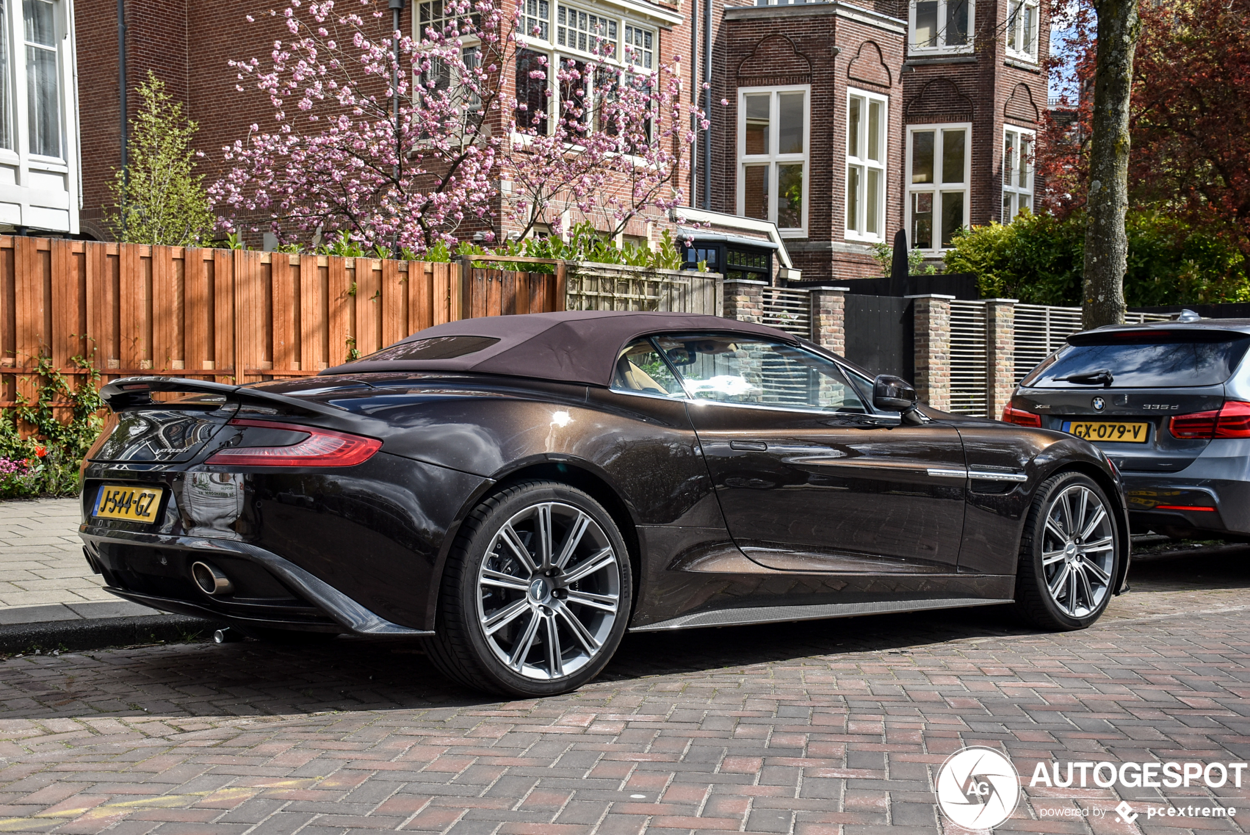 Aston Martin Vanquish Volante