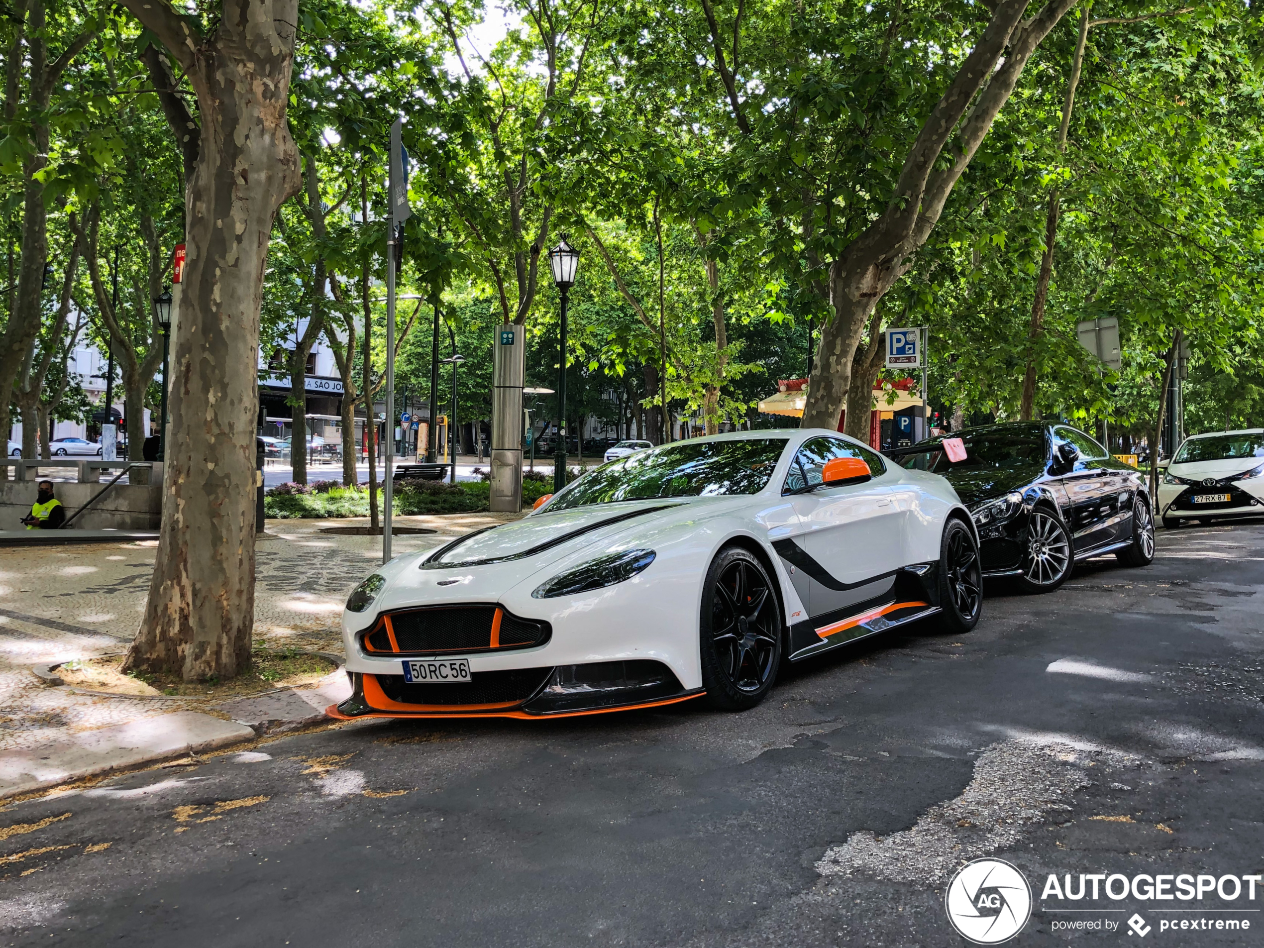 Aston Martin Vantage GT12