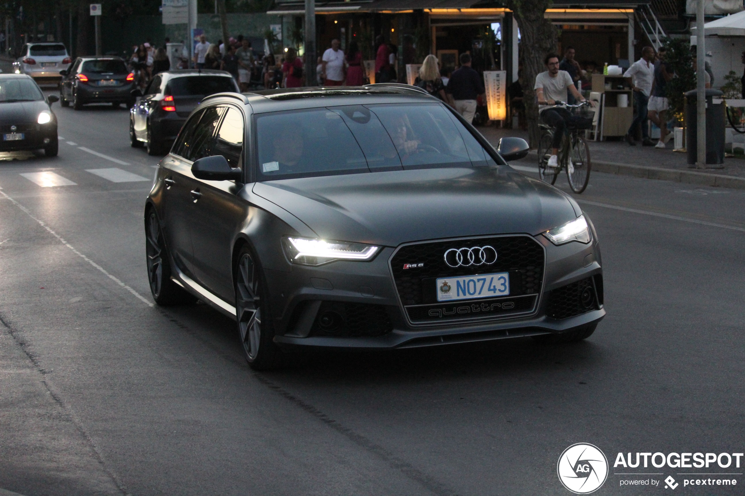 Audi RS6 Avant C7 2015