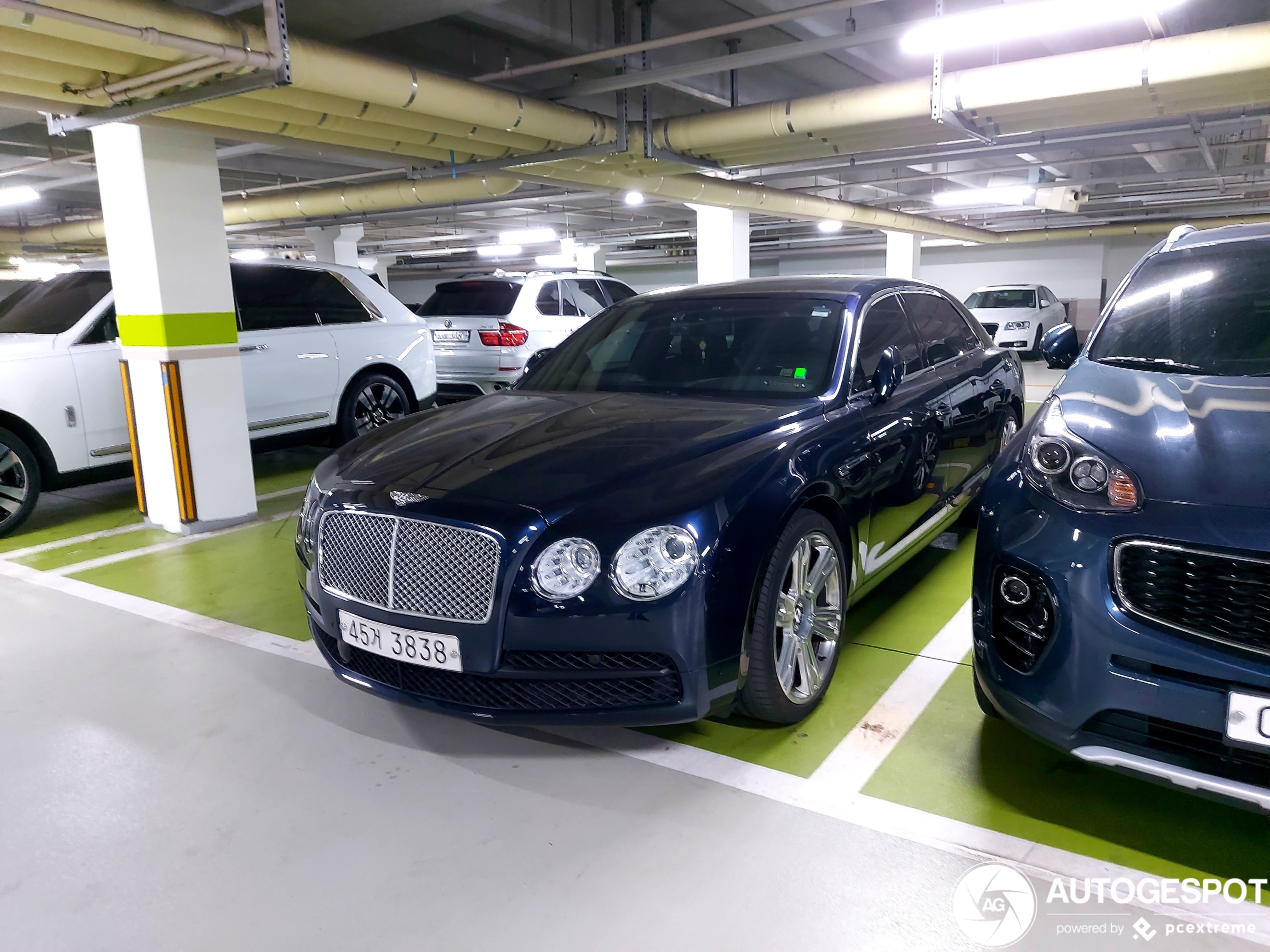 Bentley Flying Spur V8