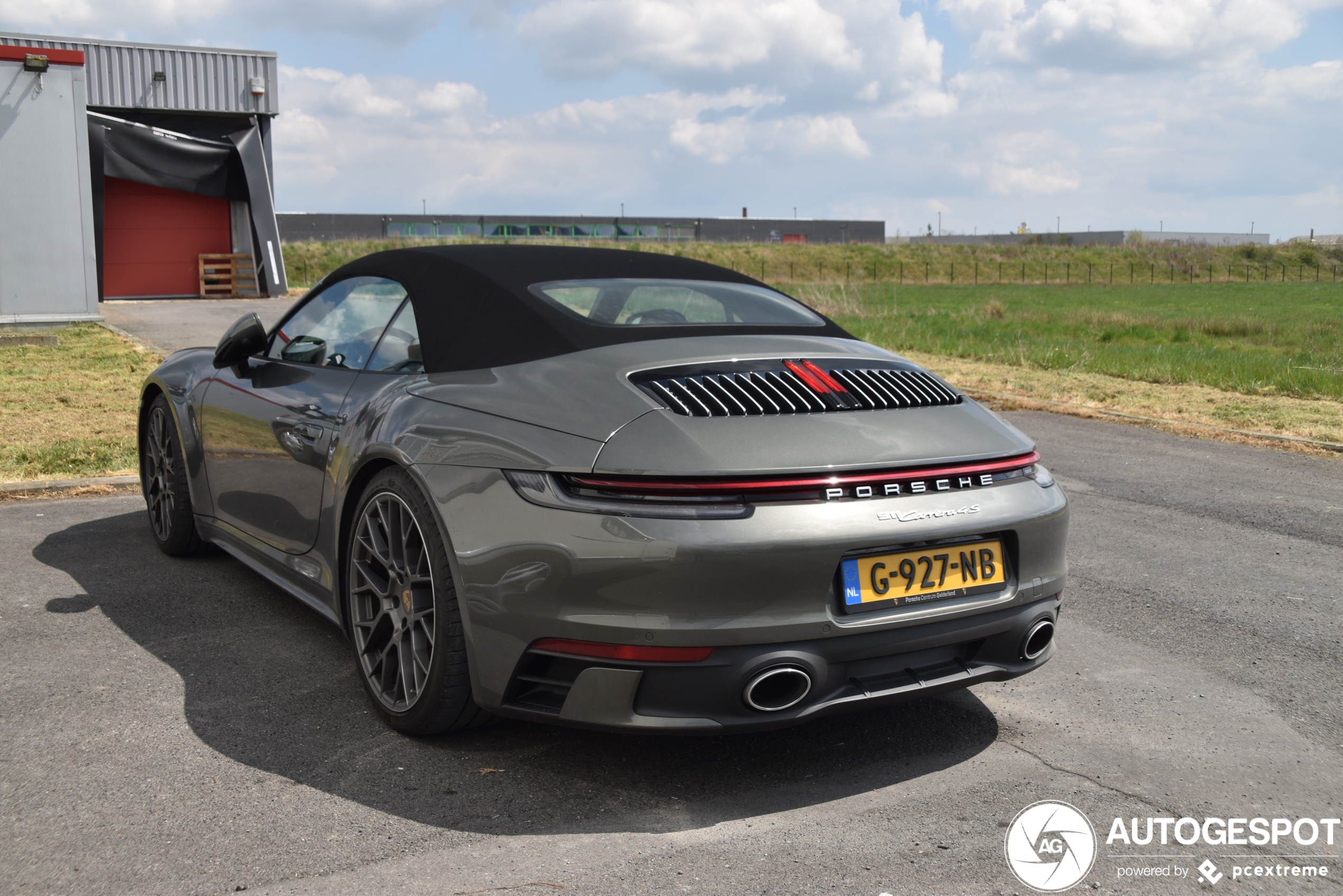 Porsche 992 Carrera 4S Cabriolet