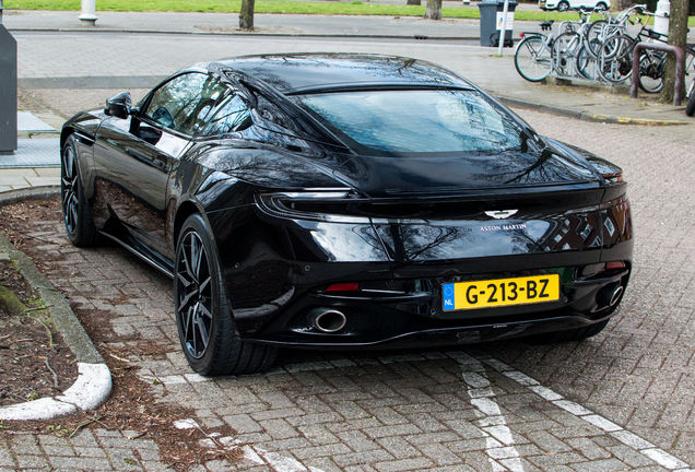 Aston Martin DB11 V8