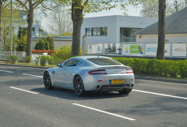 Aston Martin V8 Vantage