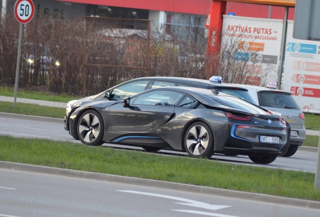 BMW i8