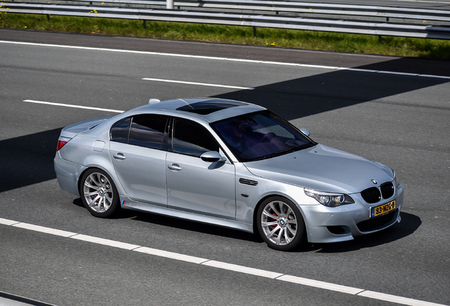 BMW M5 E60 2005